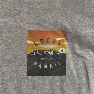 Local Motion Hawaii  🌺3/$10 in bundle🌺 Grey long sleeve Tee